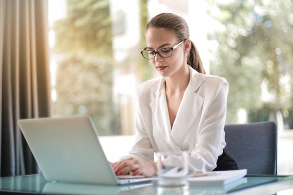 Stratégies clés pour booster votre réussite professionnelle